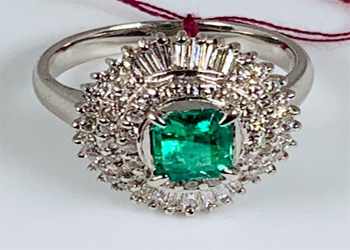 Ring With Colombia Emerald